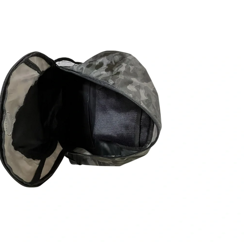 Metropack Black Gray Camo Zip‎ And Mesh Side Pockets 17